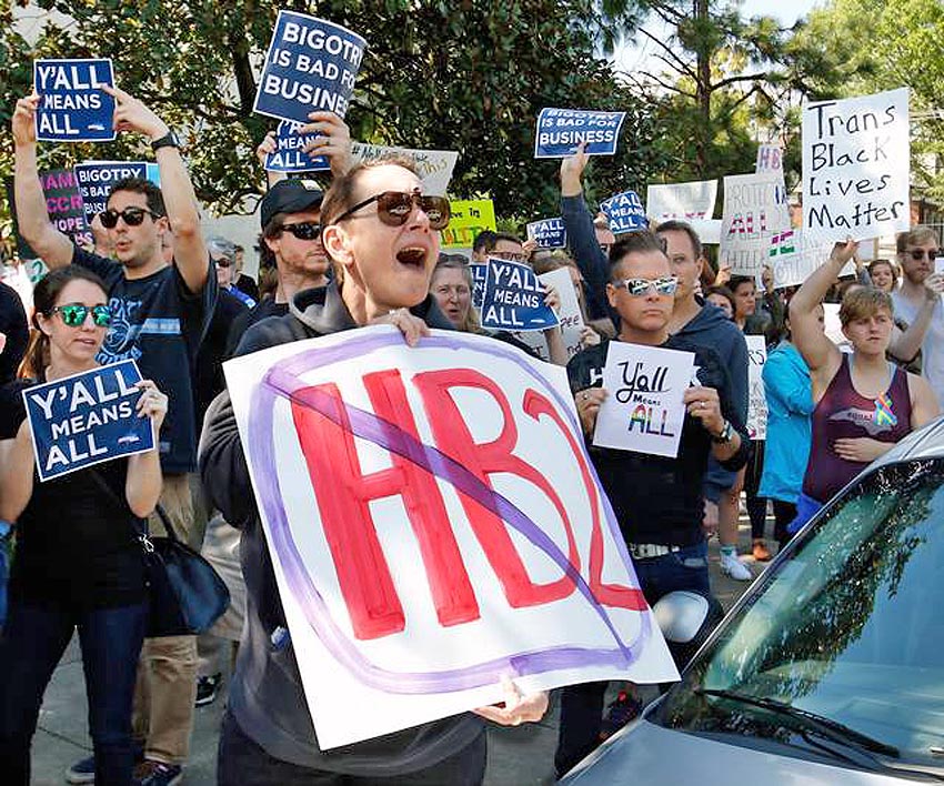 Hb2protest6-ne-040216-hll