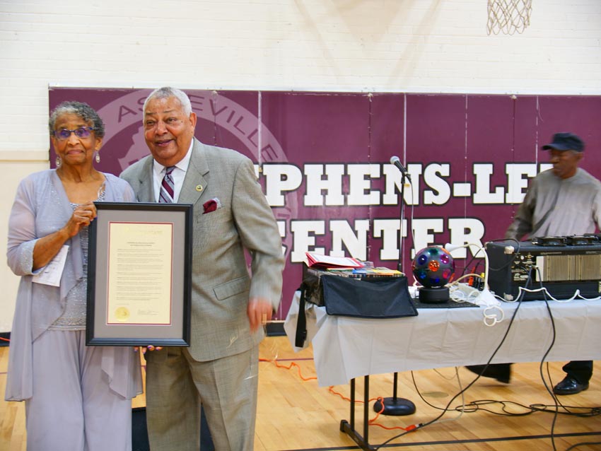 Stephenslee100-7-6-24-215