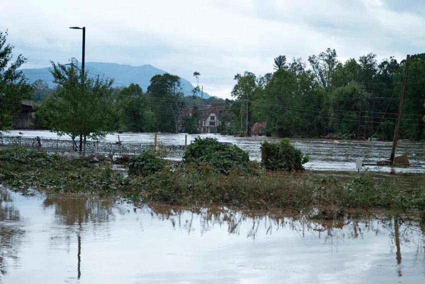 Swannanoa-river-flooded-meadow-road