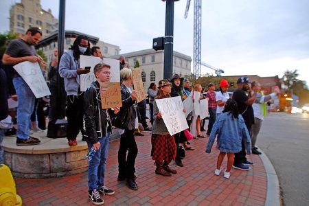 9-2-17-antikkk-133-x