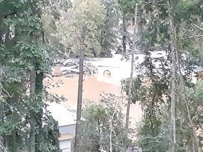 Trucks-in-the-river0927 191056