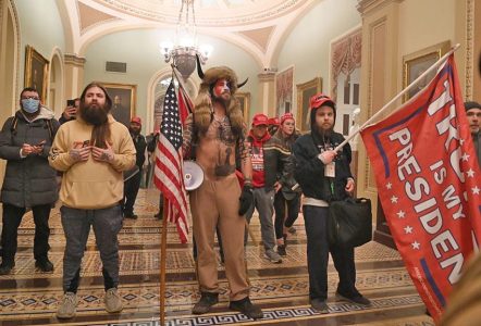 Trump-seditionists-in-capital