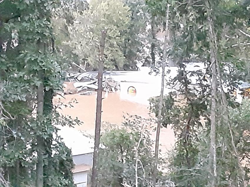 Trucks-in-the-river0927 191056