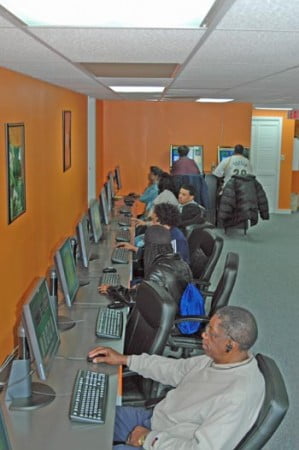 New Internet Café Serves Chance to Win Cash