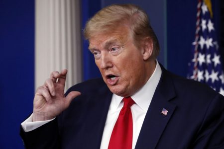 trump touts hydroxychloroquine