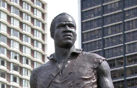 Statue depicting York.