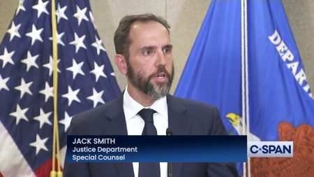 Conservative Legal Scholars Argue Trump Is Disqualified for Office Under 14th Amendment