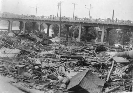 Flood debris against West Asheville Bridge, 1916. Photo by William A. Barnhill.