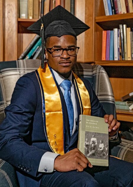 Seth L. Bellamy graduated from Yale University with a degree in the History of Science, Medicine, and Public Health (HSHM).
