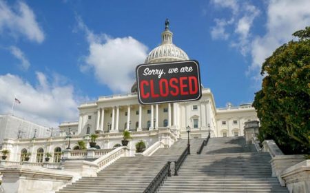 Capitol-Hill closed 550