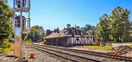 Train-Tracks-Biltmore-Village