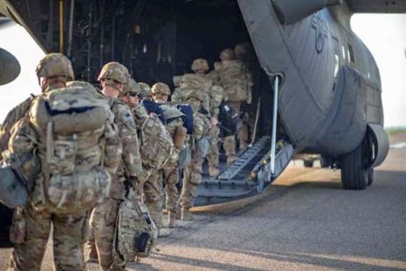 soldiers-board-plane