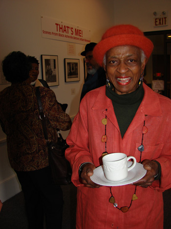 ThatsMeTea_GloriaFree.jpg ThatsMeTea_GloriaFree.jpg